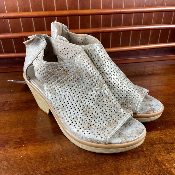 SOUL Naturalizer Shoes - Soul Naturalizer Fayth Wedge Sandal Light Gold Faux Leather 9 New